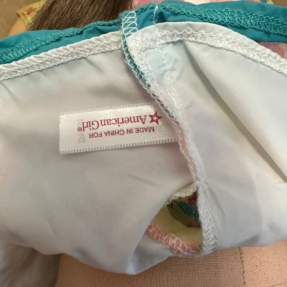American Girl Doll Brown Hair Brown Eyes & American Girl Outfit